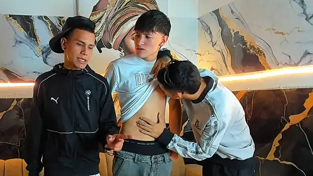 Houseofwarrios webcam