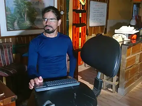 Dr_Pocholate84 webcam