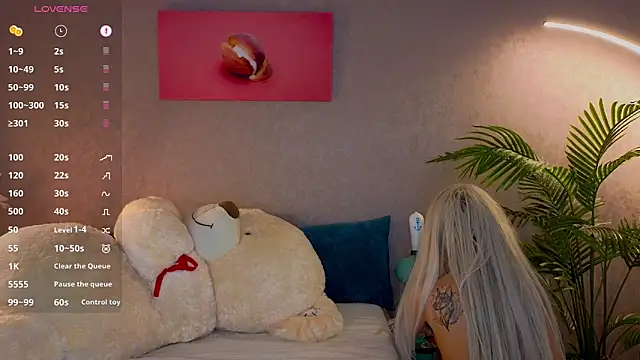 Sonya-Love webcam