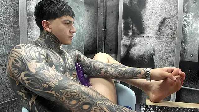 Gury_tattoo webcam
