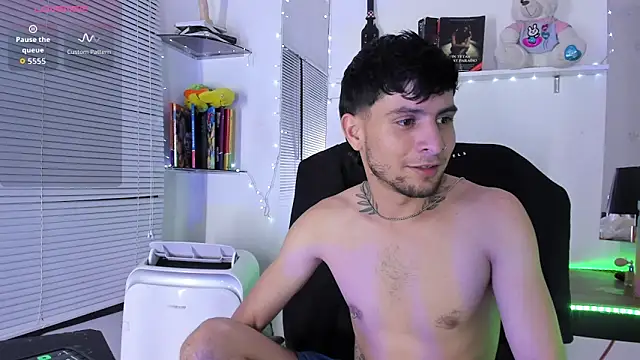 StefanoBigCock webcam