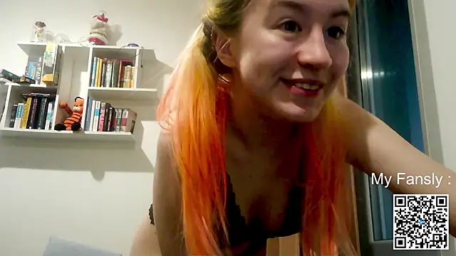 Emilya201 webcam