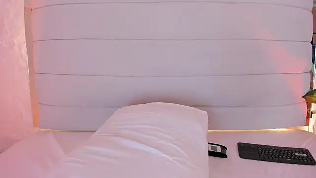Ali_Hamilton webcam