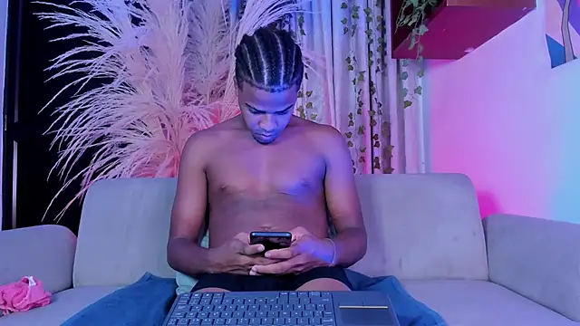 TaylorClay_ webcam