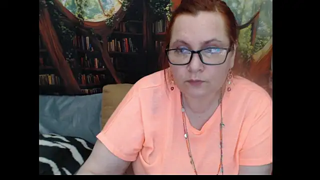 PlayfullMature webcam