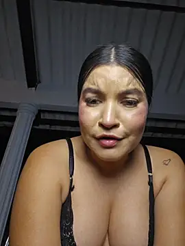 Pretty_Julieta webcam