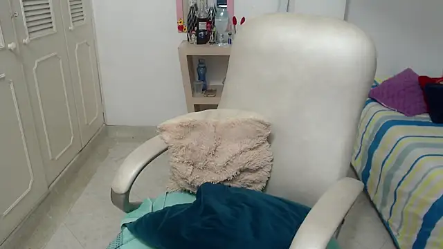 leonela_69 webcam