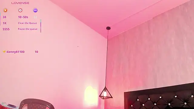 curly_babe webcam