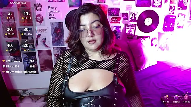 Roxy_f_w webcam