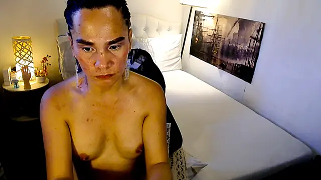 NinaDOM4CUM webcam