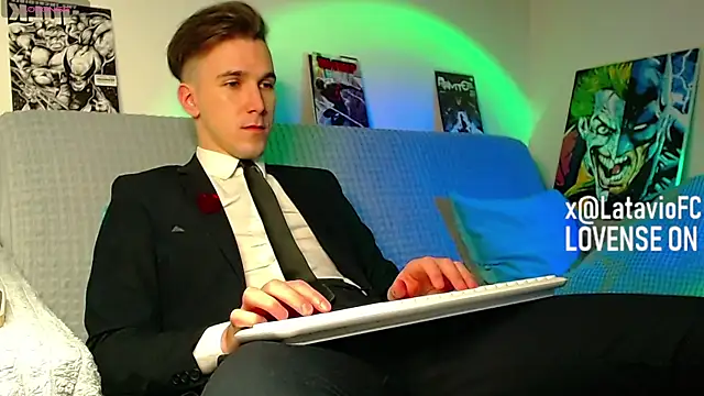 Midnighter_ webcam