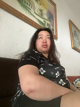 Nhung584 webcam