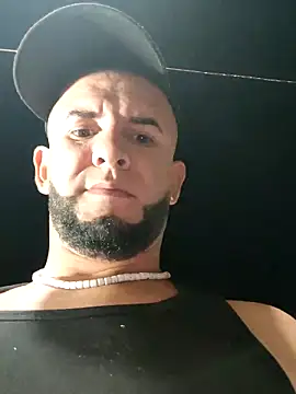 pighighdirty_p0 - PIGHIGHDIRTY_p0's free webcam - UK Sex Cams