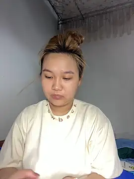 Almira6868 webcam