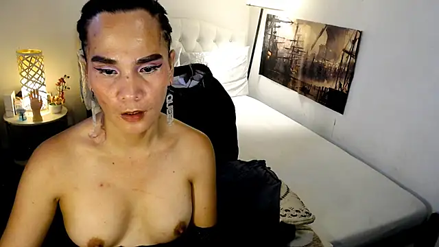 NinaDOM4CUM webcam