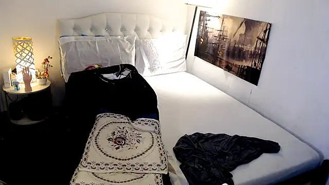 NinaDOM4CUM webcam