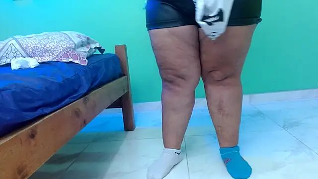 evaleribigtits18 webcam