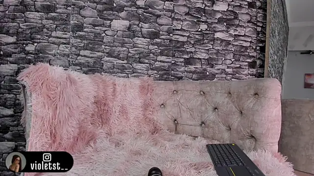 VioletWinters webcam