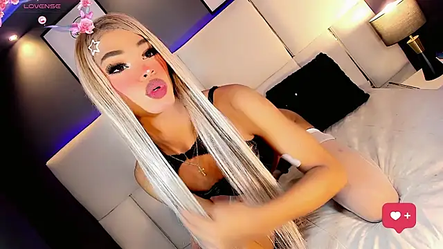 Kornylovee webcam