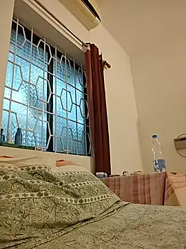 nakedmilfx - NakedMILFx's free webcam - UK Sex Cams