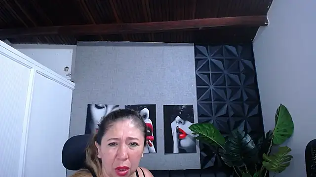 Valentinaa_mature webcam