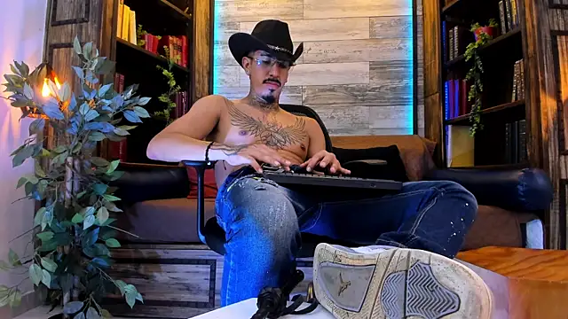 Donovan_Desmond webcam