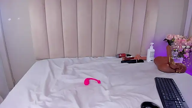 AlyssiaDanger webcam