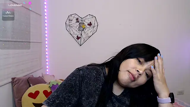 EllieMoonX webcam