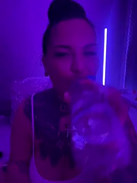 _MelinaCurves_ webcam