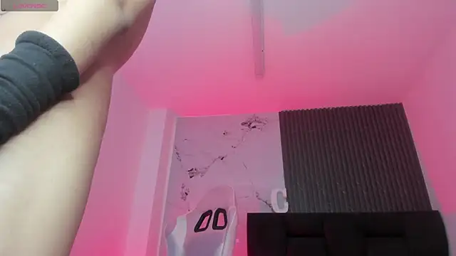 Chloemuaak live sex cam