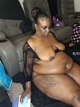 Thickkemzz41 live sex cam