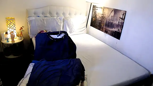 NinaDOM4CUM webcam