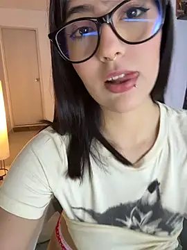 hinasweet - HinaSweet's free webcam - UK Sex Cams