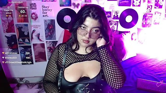 Roxy_f_w webcam