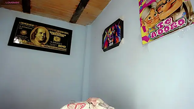 Emily_Hornys20 webcam