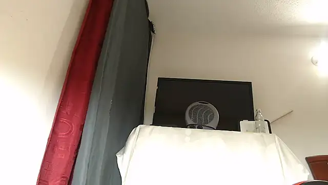 EmmyHornyDirty webcam