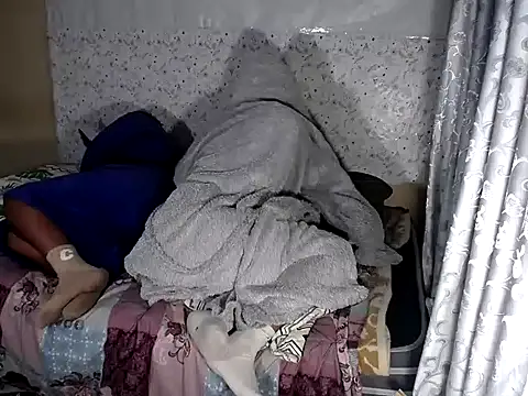 BendMeOverXX webcam