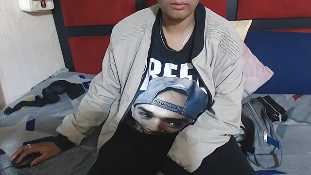 MaximTease24 webcam