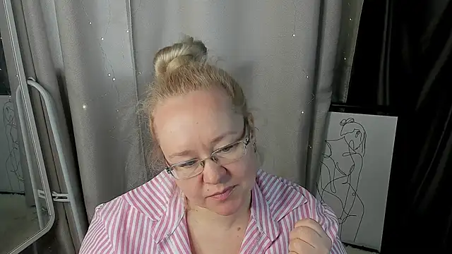 ViolaSmithh webcam