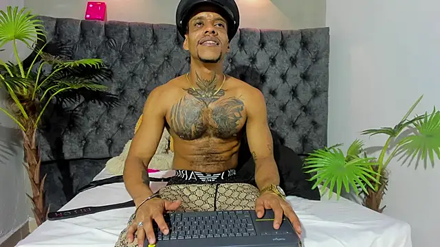 Salomon_koude live sex cam