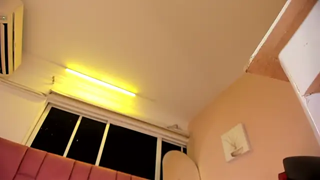 APRILL_FOXX webcam