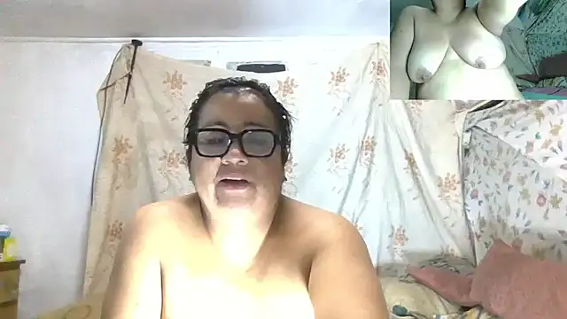 erinadarling79 webcam