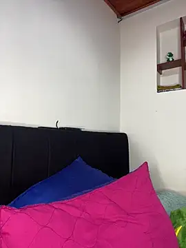 hotwife26 webcam