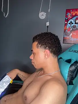 I-tie-up-fans webcam