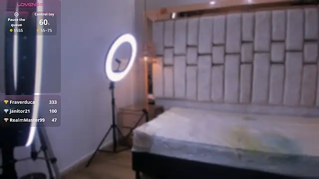 FoxxxyPink webcam