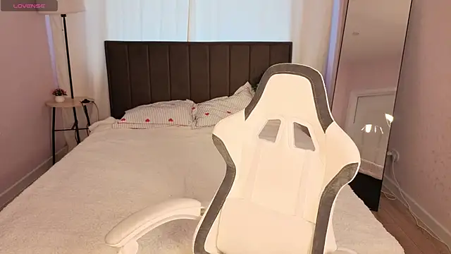 Mary_Holland webcam