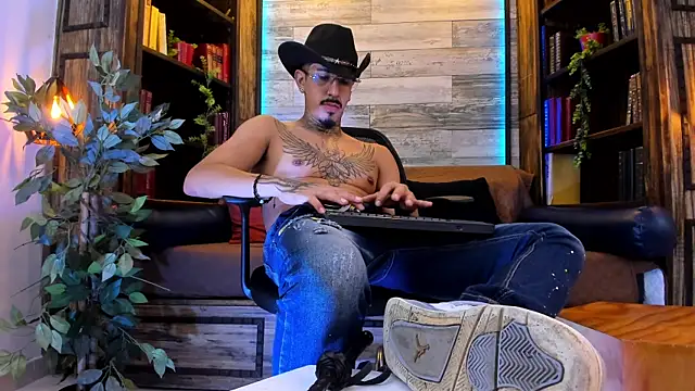 Donovan_Desmond webcam