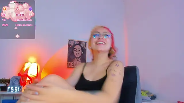 MarieTaylor_ webcam