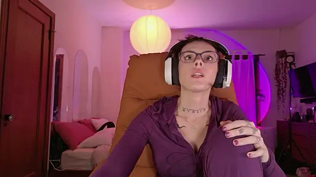 GennaJames webcam