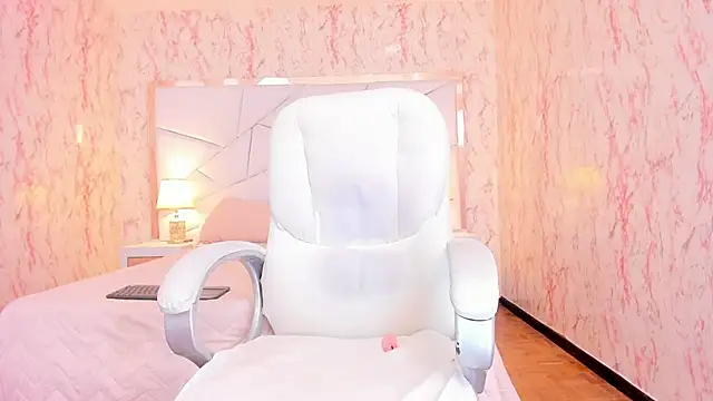 Emily_Whinfre webcam